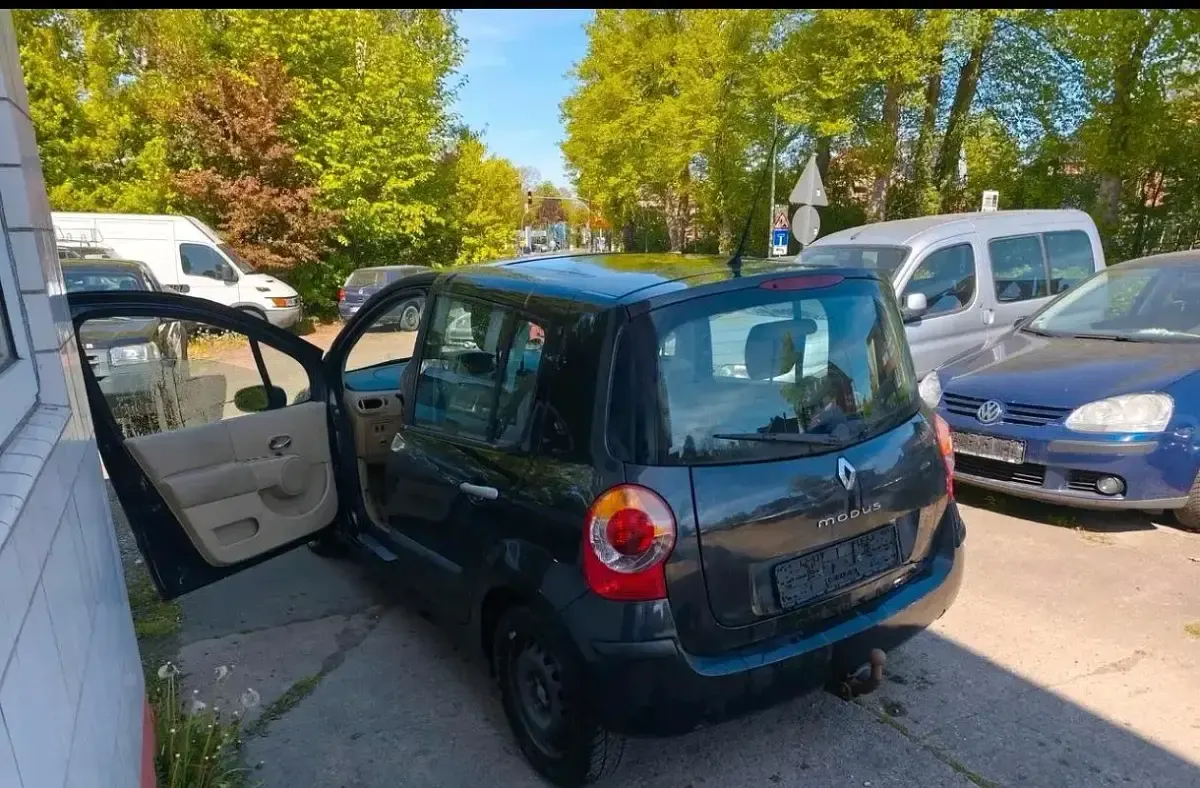 Gebraucht Renault Modus 112 PS (82 kW) 2006 Schwarz Van / Kleinbus