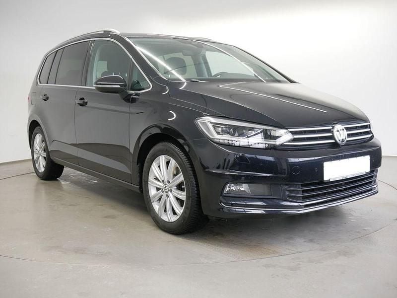 Gebraucht VW Touran Highline 150 PS (110 kW) 2018 Deep black perleffekt Van / Kleinbus