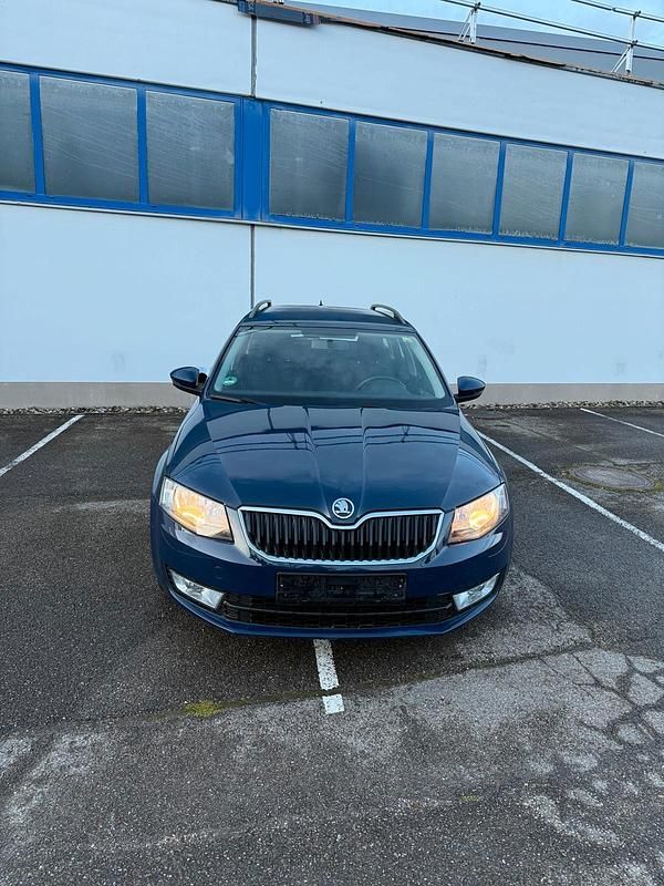 Blau Gebraucht 2015 Skoda Octavia Kombi | 5.700 € (Superpreis) - Bild 1/4