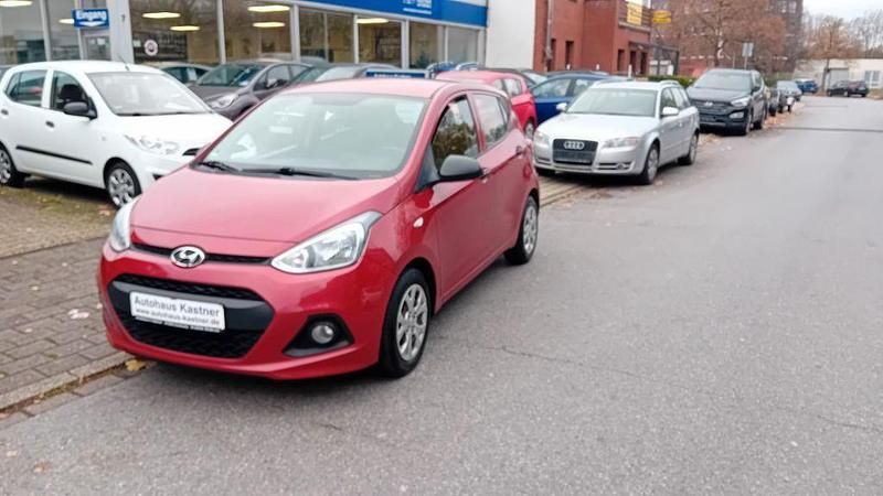 Gebraucht Hyundai i10 Classic 67 PS (49 kW) 2015 Rot Kleinwagen