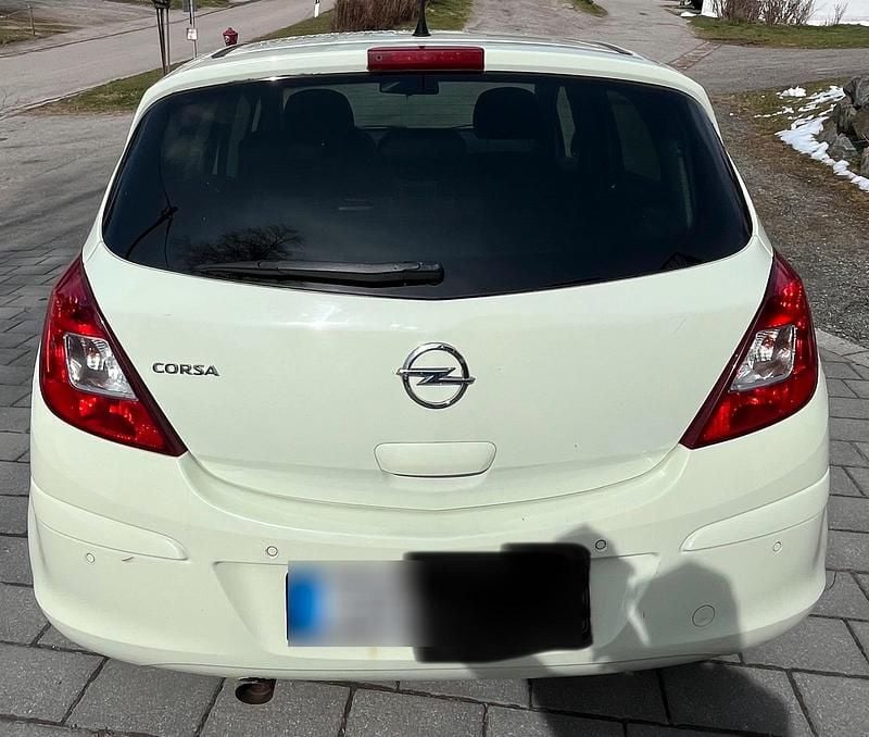 Second-hand Opel Corsa Active 101 CP (74 kW) 2013 Andere farben Hatchback