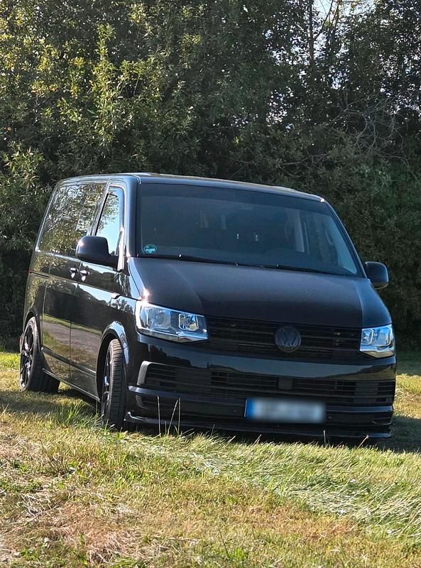 Schwarz Gebraucht 2017 VW T6 Van | 42.900 € - Bild 1/4