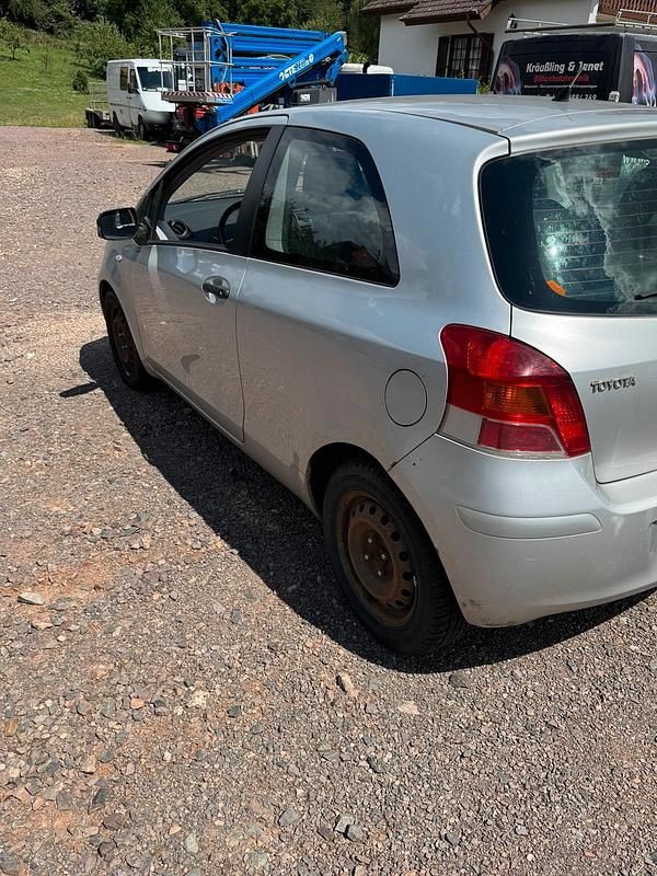 Gebraucht Toyota Yaris 2010 Grau Kleinwagen