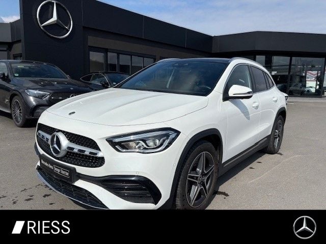 Weiß Gebraucht 2020 Mercedes GLA250 Sport SUV | 34.440 € (Teuer) - Bild 1/4