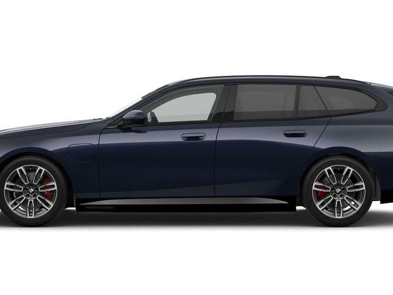Nowe BMW 530e Performance 299 KM (219 kW) 2026 Czarny Kombi