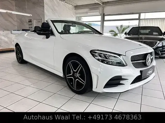 Gebraucht Mercedes C180 AMG 156 PS (114 kW) 2019 Weiß Cabrio