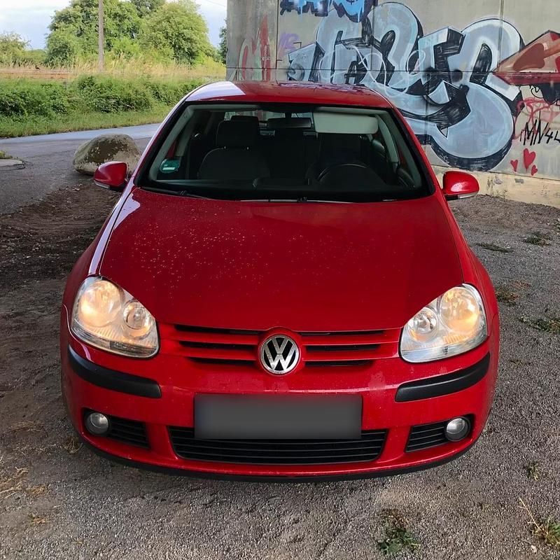 Gebraucht VW Golf V 105 PS (77 kW) 2005 Rot Kleinwagen