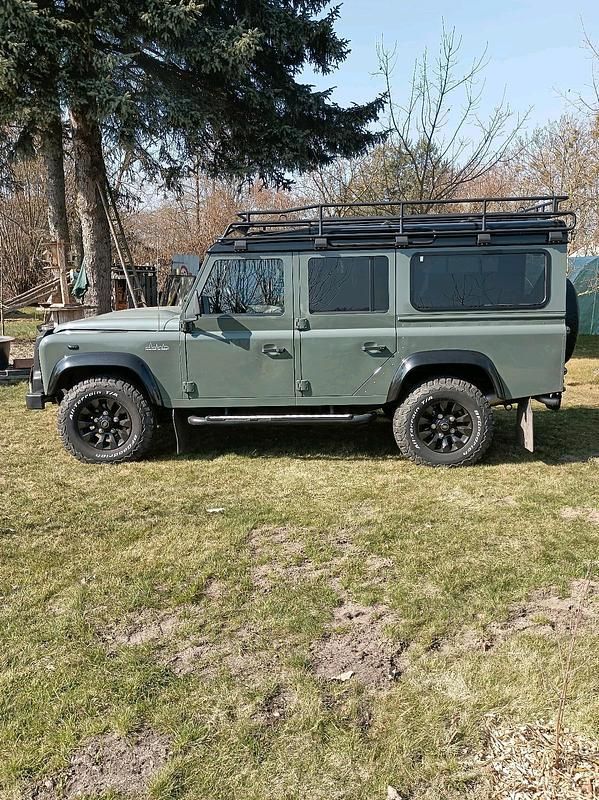 Gebraucht Land Rover Defender 122 PS (89 kW) 2016 Grün Kombi