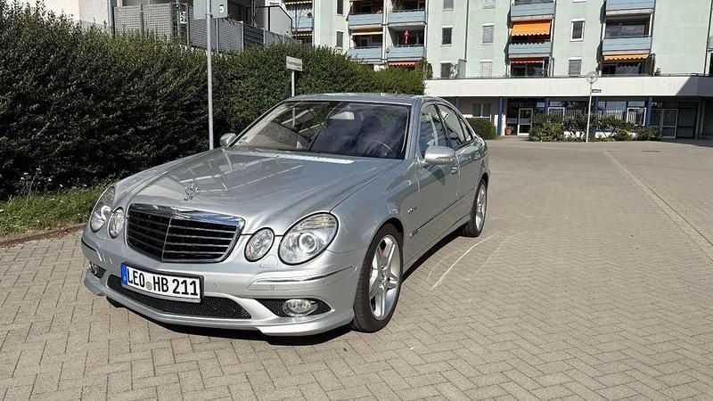 Silber Gebraucht 2006 Mercedes E500 Avantgarde Limousine | 9.500 € (Guter Preis) - Bild 1/4