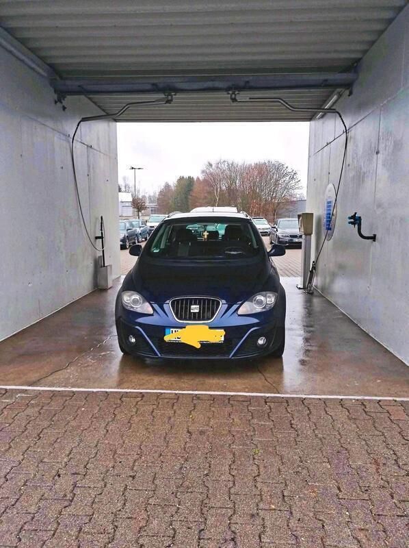 Blau Gebraucht 2011 Seat Altea XL Van / Kleinbus | 3.990 € - Bild 1/3