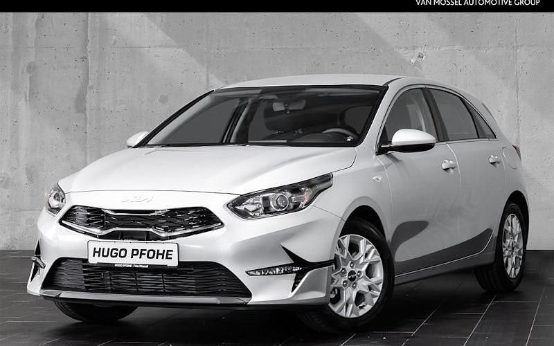 Neu Kia Ceed Vision 100 PS (73 kW) 2025 Silber Kleinwagen