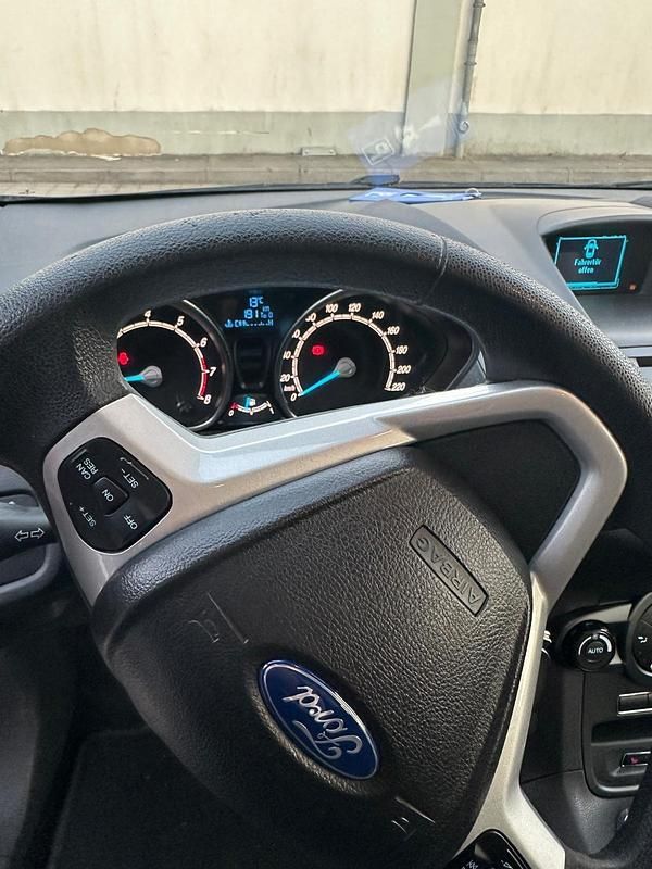 Gebraucht Ford Fiesta 101 PS (74 kW) 2013 Schwarz Kleinwagen