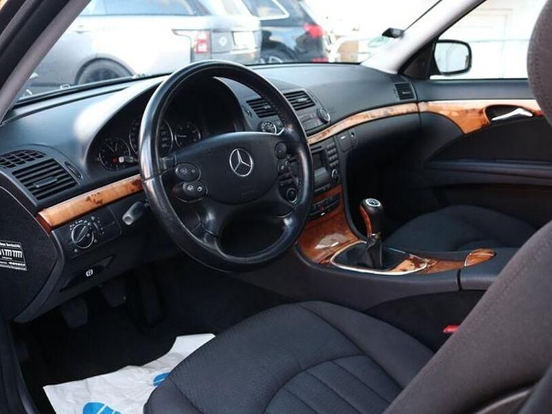 Gebraucht Mercedes E200 Elegance 136 PS (100 kW) 2007 Schwarz Limousine