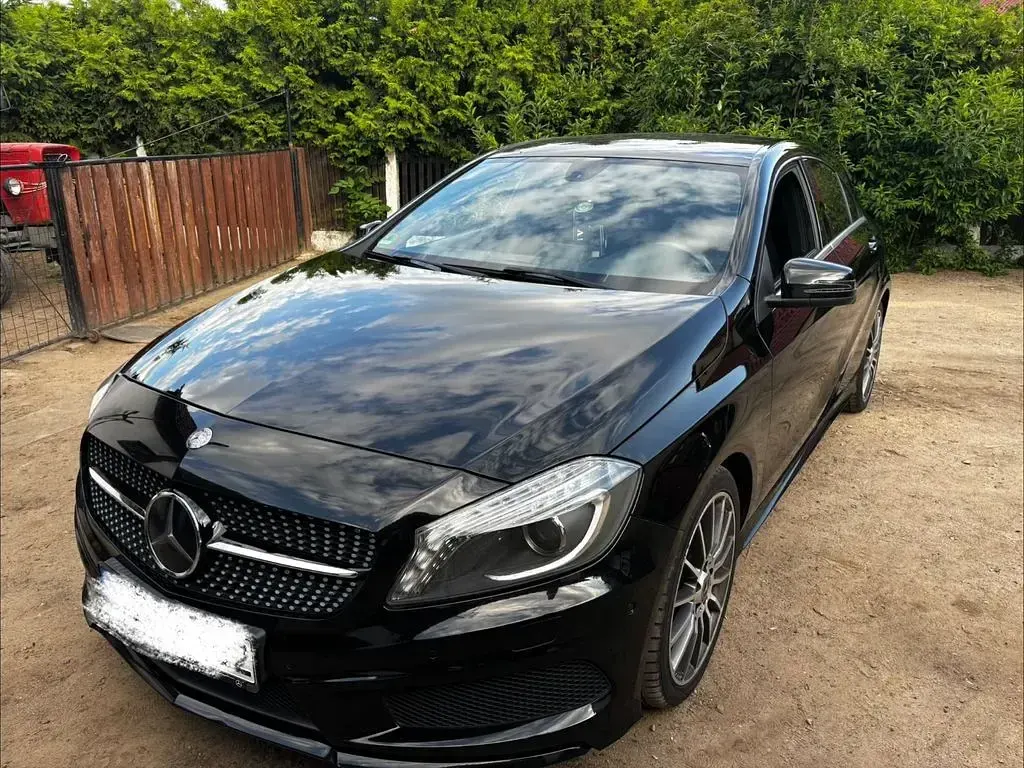 Gebraucht Mercedes A180 166 PS (122 kW) 2014 Schwarz Kleinwagen