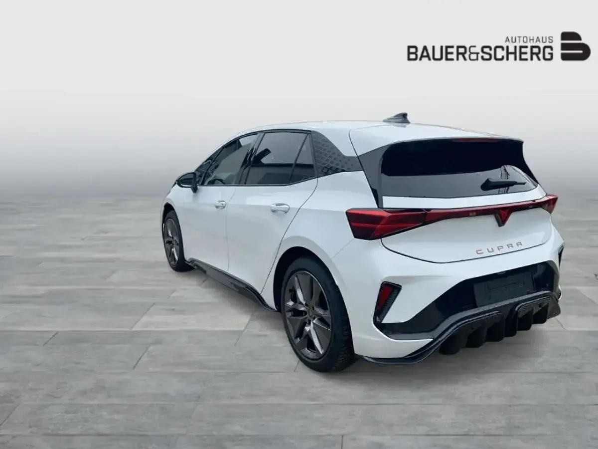 Neu Cupra Born 139 kW (190 PS) 2026 Glacial white m Kleinwagen
