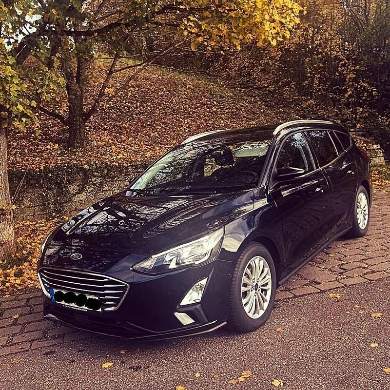 Schwarz Gebraucht 2019 Ford Focus Titanium Kombi | 15.100 € (Fairer Preis) - Bild 1/4