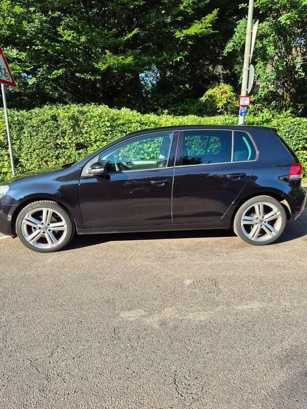 Schwarz Gebraucht 2010 VW Golf VI Kleinwagen | 6.850 € (Fairer Preis) - Bild 1/4