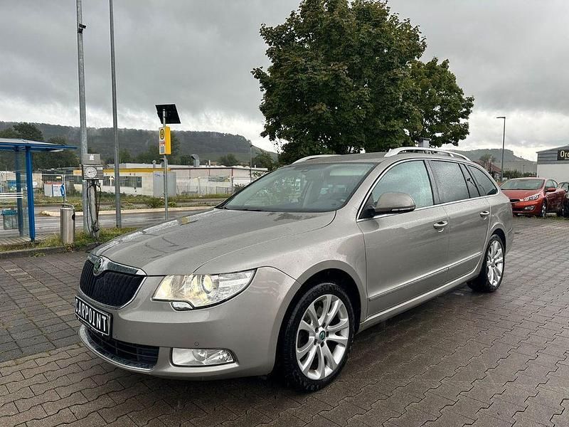 Beige Gebraucht 2011 Skoda Superb Elegance Kombi | 7.990 € (Fairer Preis) - Bild 1/4