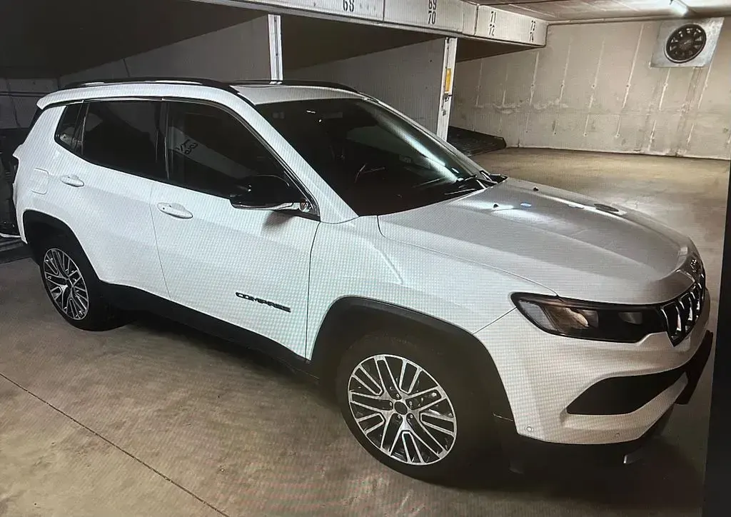 Gebraucht Jeep Compass Limited 150 PS (110 kW) 2022 Weiß SUV