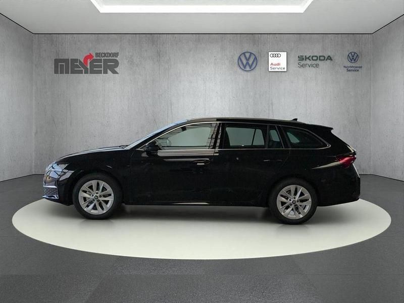 Neu Skoda Octavia Selection 150 PS (110 kW) 2026 Blackmagic perleffekt Kombi