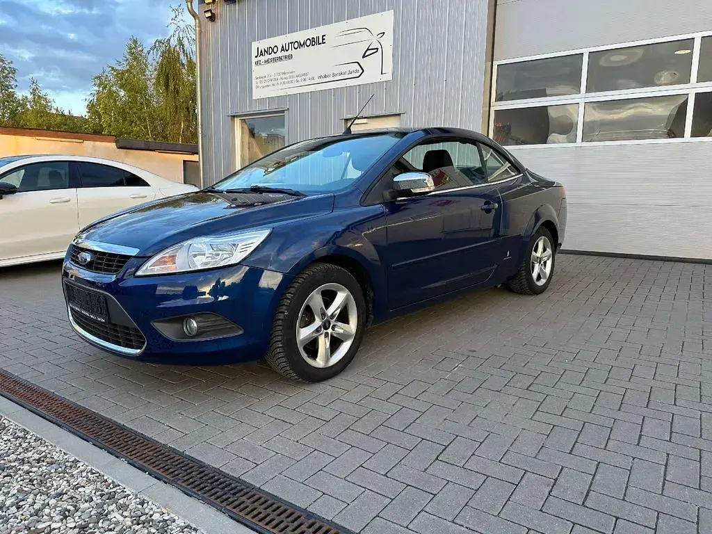 Gebraucht Ford Focus Cabriolet Trend 101 PS (74 kW) 2010 Cataniablau met. Cabrio