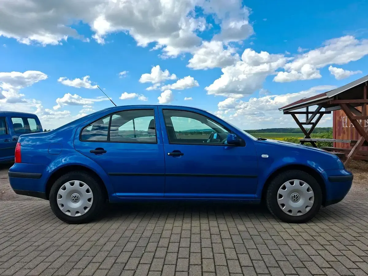 Occasion VW Bora 105 ch (77 kW) 2001 Bleue Berline