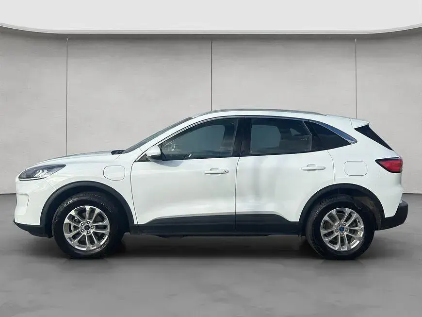 Gebraucht Ford Kuga Titanium 224 PS (164 kW) 2022 Weiß SUV