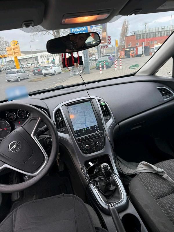 Gebraucht Opel Astra 115 PS (84 kW) 2014 Weiß Limousine