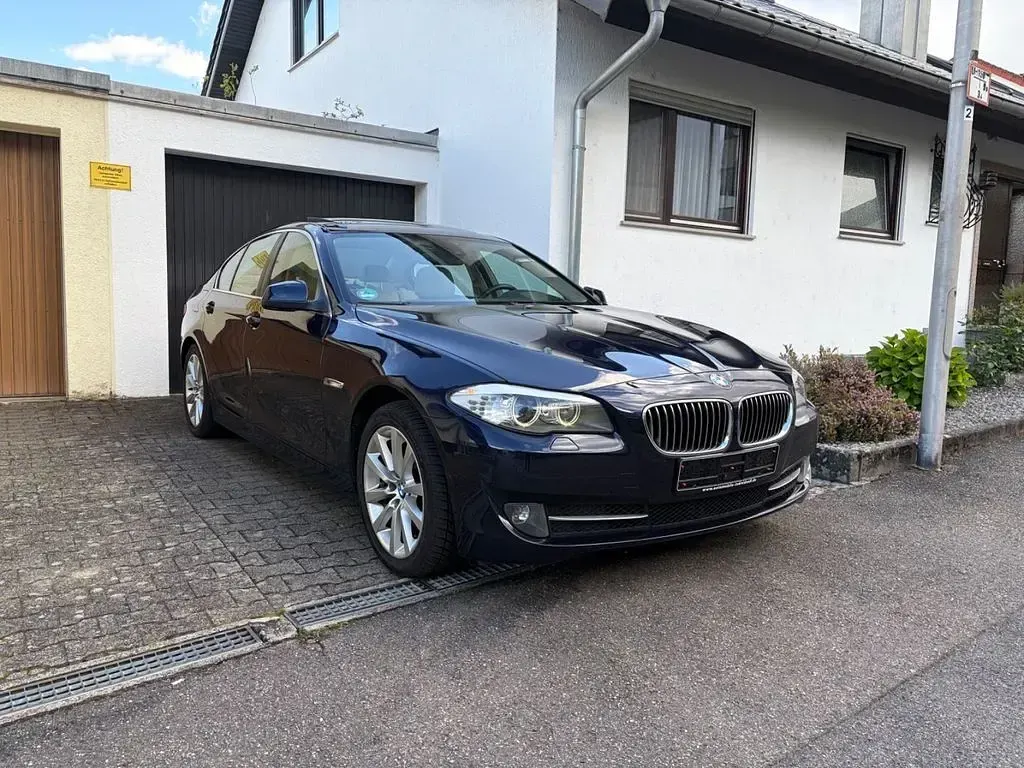 Gebraucht BMW 530 Performance 245 PS (180 kW) 2010 Blau Limousine