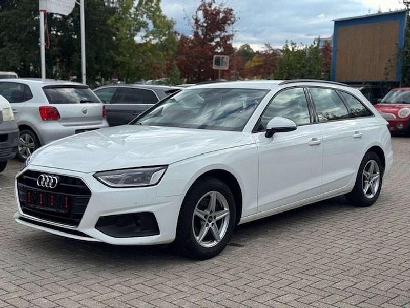 Gebraucht Audi A4 Basis 136 PS (100 kW) 2022 Ibisweiss Kombi