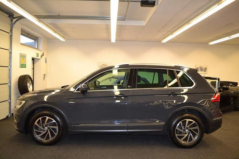 Grau Gebraucht 2018 VW Tiguan Sound SUV | 17.990 € (Guter Preis) - Bild 1/4