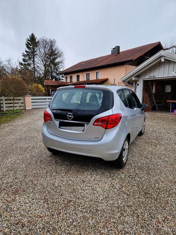 Gebraucht Opel Meriva 101 PS (74 kW) 2011 Silber Van / Kleinbus