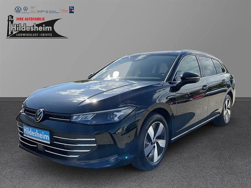 Schwarz Gebraucht 2025 VW Passat Business Kombi | 36.929 € (Superpreis) - Bild 1/4