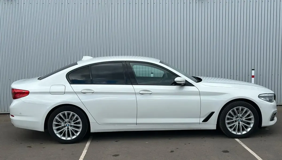Usata BMW 530e Efficient Dynamics 298 CV (219 kW) 2019 Bianco Berlina