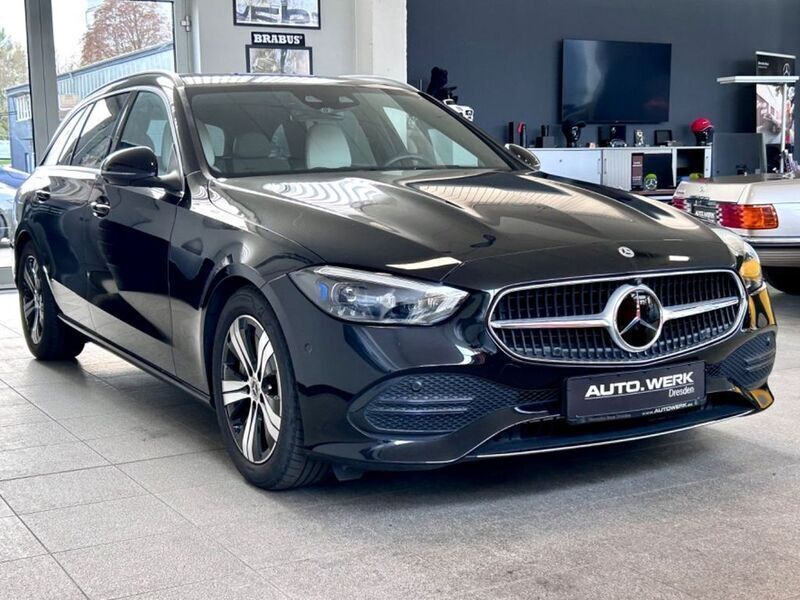 Gebraucht Mercedes C300 258 PS (189 kW) 2023 Schwarz Kombi