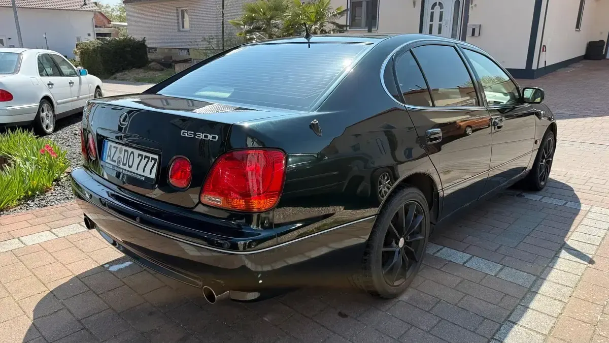 Second-hand Lexus GS300 219 CP (161 kW) 2004 Verde Berlinǎ