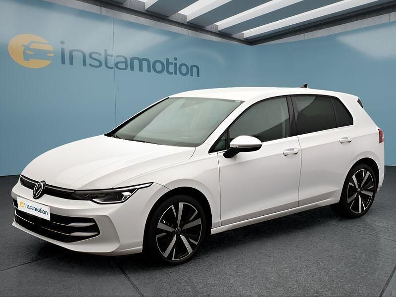 Weiß Gebraucht 2024 VW Golf VIII Kleinwagen | 30.399 € (Etwas zu teuer) - Bild 1/4