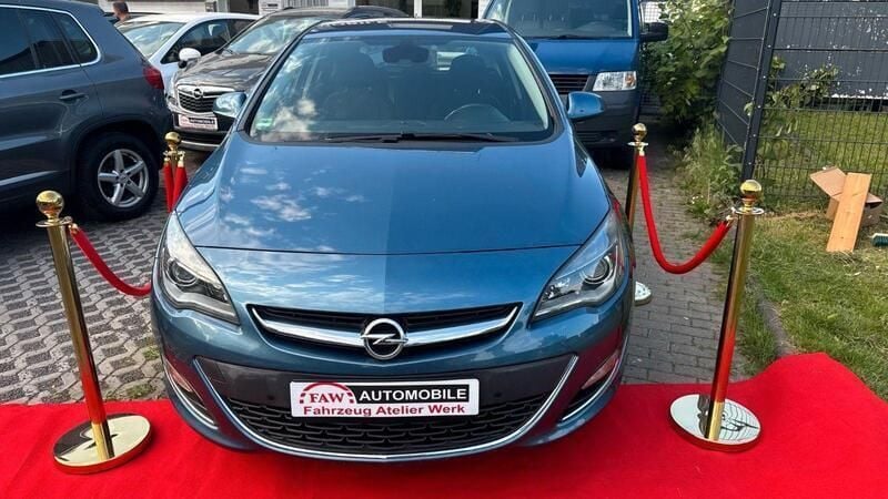 Blau Gebraucht 2014 Opel Astra Exklusiv Kleinwagen | 5.699 € (Guter Preis) - Bild 1/4