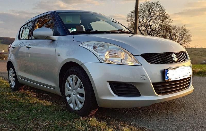 Gebraucht Suzuki Swift 94 PS (69 kW) 2013 Silber Kleinwagen