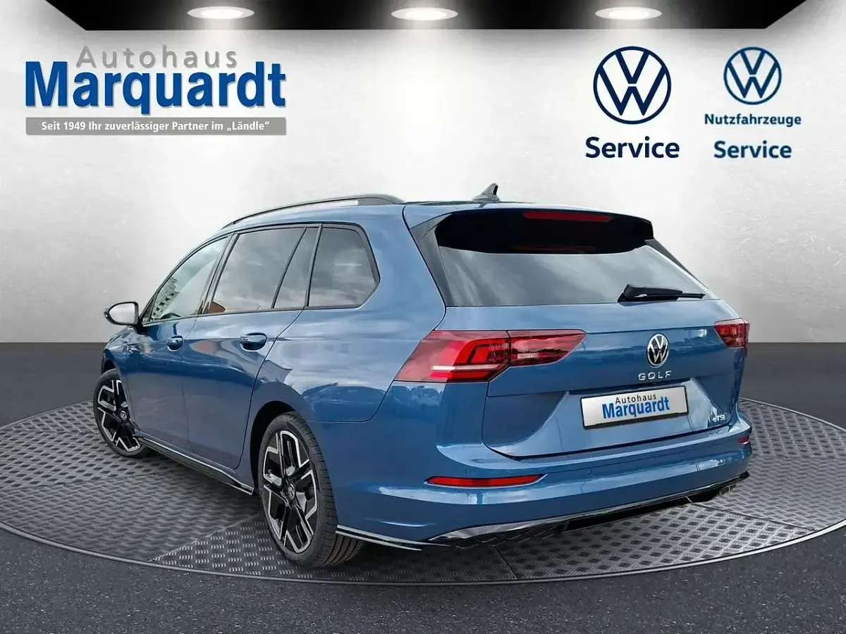 Neu VW Golf VIII R-line 150 PS (110 kW) 2026 Blau Limousine