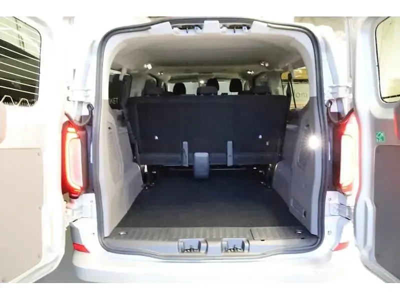 Gebraucht VW Caravelle Style 150 PS (110 kW) 2026 Grau Van