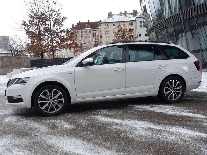 Gebraucht Skoda Octavia Soleil 150 PS (110 kW) 2019 Bila candy/candyweiss Kombi