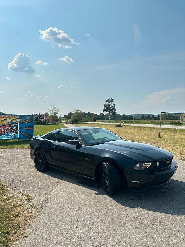 Second-hand Ford Mustang 420 CP (308 kW) 2012 Negru Coupe