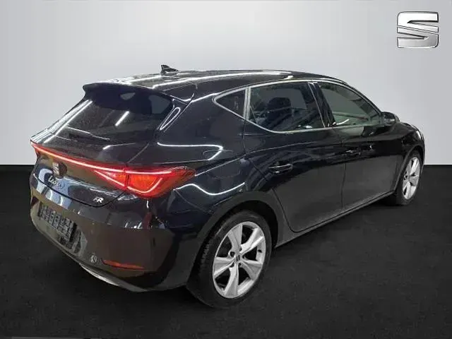 Gebraucht Seat Leon FR 150 PS (110 kW) 2025 Midnight schwarz metallic (metallic) Limousine