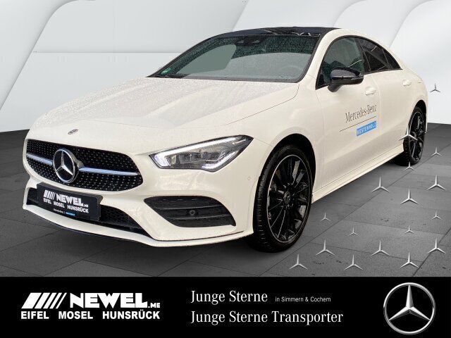 Polarweiß Gebraucht 2023 Mercedes CLA250e AMG Limousine | 44.888 € - Bild 1/4