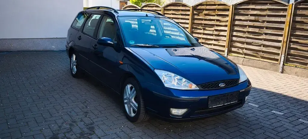 Usata Ford Focus 101 CV (74 kW) 2002 Blu Berlina