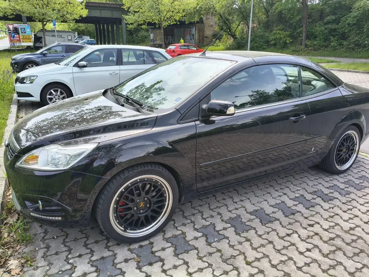 Gebraucht Ford Focus Cabriolet 145 PS (106 kW) 2010 Schwarz Cabrio
