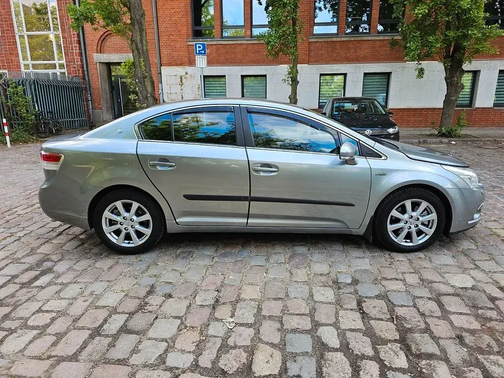 Gebraucht Toyota Avensis Executive 150 PS (110 kW) 2011 Grau Limousine