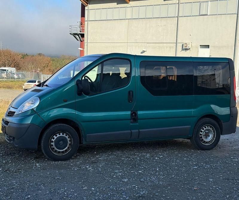 Grün Gebraucht 2007 Opel Vivaro Van / Kleinbus | 2.750 € (Superpreis) - Bild 1/4