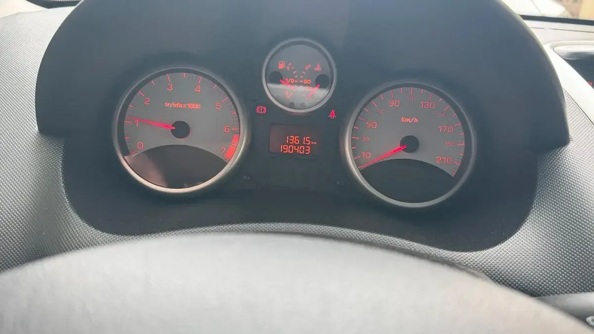 Gebraucht Peugeot 206 75 PS (55 kW) 2009 Grau Limousine